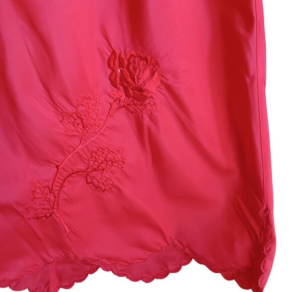 30R Vintage Charmode Red Petticoat 1/2 Slip Skirt Embroidered Rose Scalloped Hem - Picture 2 of 8